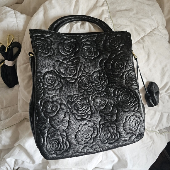 Embossed black leather bag - Picture 1 of 4
